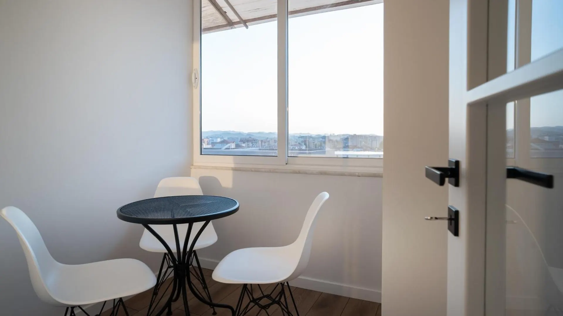 Chic Tirana City Apartment